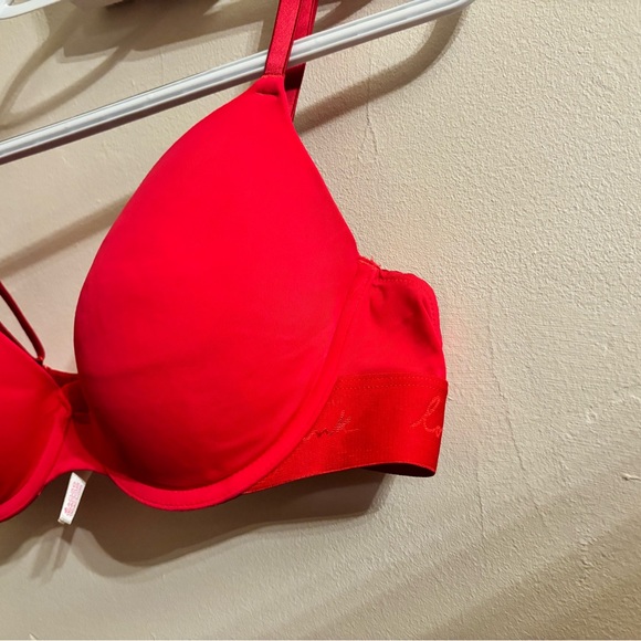 Pink bra. Very cute. Red size 36b - Picture 4 of 8